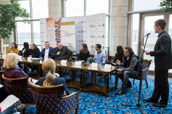 Yvonne -  sajtótájékoztató