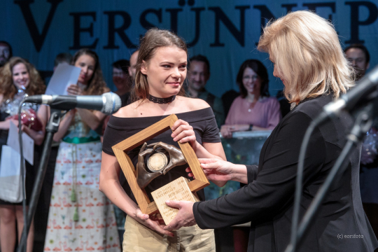 Bajkó Edina versmondó kapta a Versünnep Fesztivál fődíját