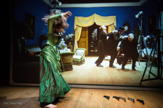 Hedda Gabler videózik –  a Stockholmi Királyi Színház a MITEM-en