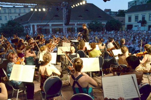 „Ha a föld Isten kalapja…”