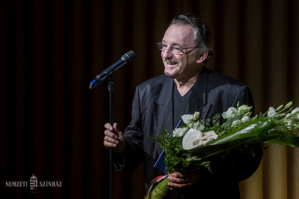 Óriási taps Szacsvay Lászlónak