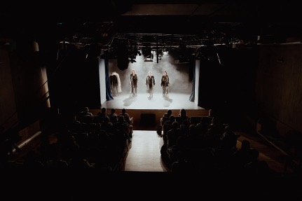 B KATEGÓRIÁS ISTENNŐK