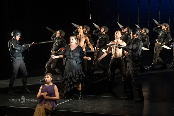 11.MITEM/Kurázsi mama