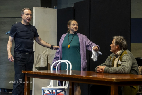 SZÍVEM KIRÁLYNŐJE SZÍVEM KIRÁLYNŐJE