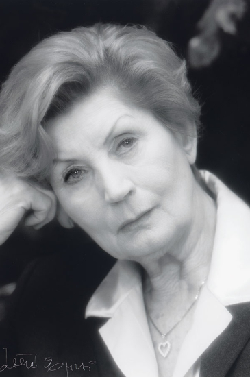 Máthé Erzsi