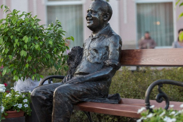 Elhunyt Kállai Ferenc