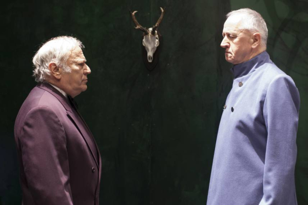 A gyertyák csonkig égnek (Spectrum Színház)