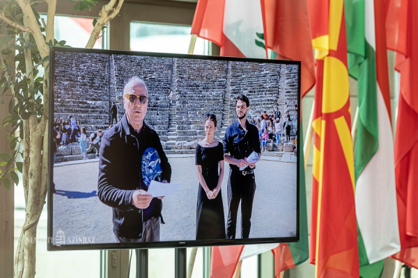 A maszk útja I Epidaurosz