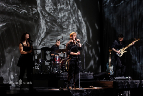 SEVEN DEAD BEETLES GLOW IN HER SOAT HAIR SEVEN DEAD BEETLES GLOW IN HER SOAT HAIR