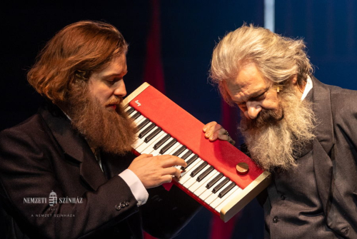 MARXTŐKÉJE MARXTŐKÉJE