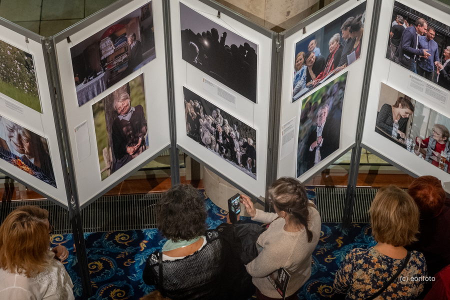 Törőcsik Mari 90 – Fotókiállítás, páholyavatás és előadás a Nemzeti Színházban
